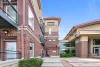 Building Photo - 10184 Park Meadows Dr