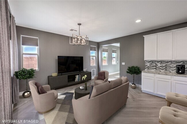 Building Photo - 12420 Pinetina St