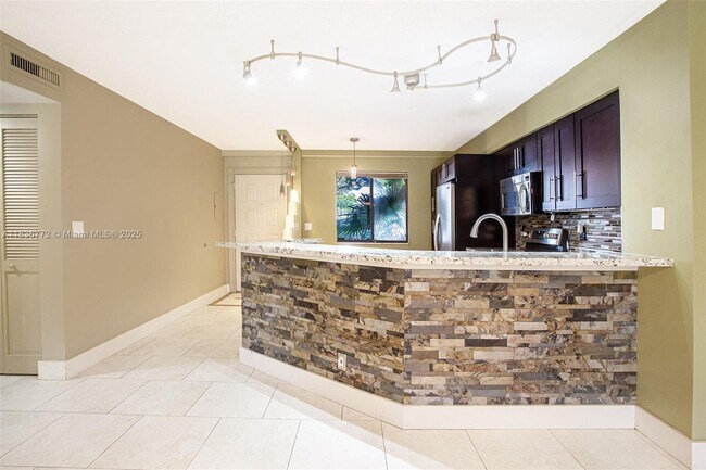 Building Photo - 2213 Cypress Island Dr