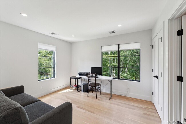 Building Photo - 12 Old Main Rd