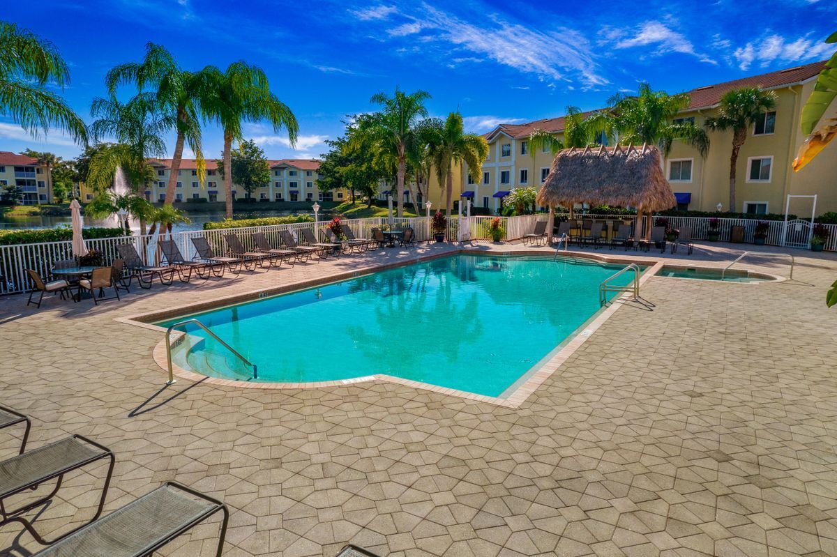 Building Photo - 8271 Key Royal Cir