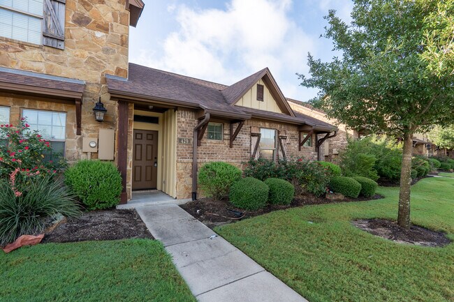 Building Photo - 429 Momma Bear Dr