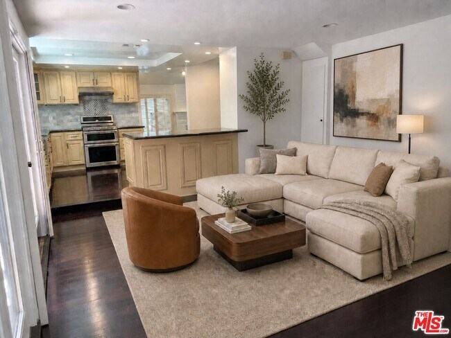 Building Photo - 2880 Woodwardia Dr