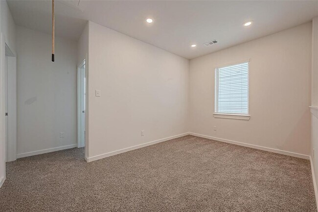 Building Photo - 17110 Pentland Hls Wy