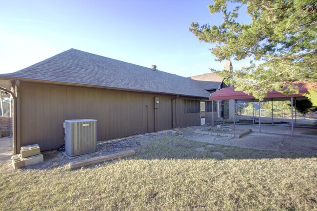 Building Photo - 7890 Blackman Ferry Rd