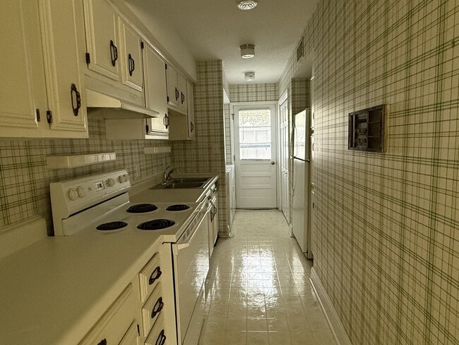 Building Photo - 155 Beaufort Ct