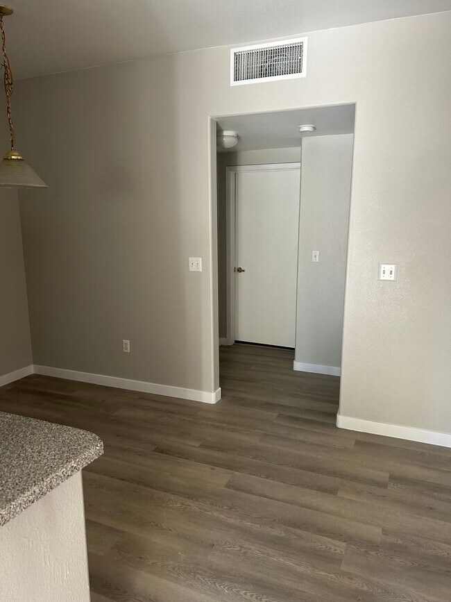 Building Photo - 5650 E. Sahara #1029