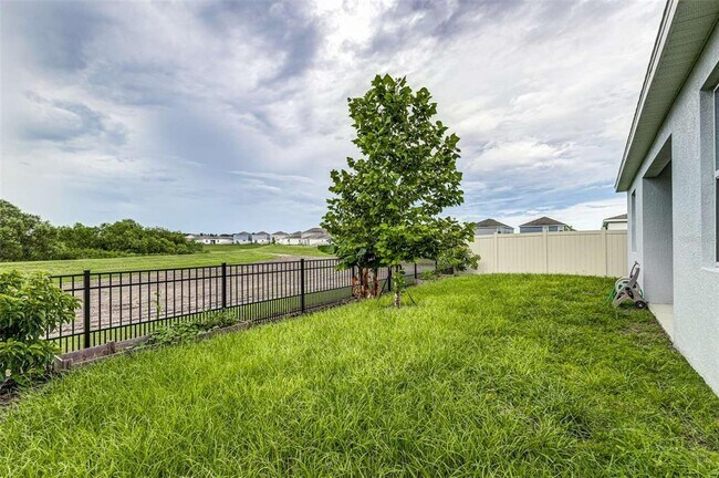 Building Photo - 1228 Tyler Lp