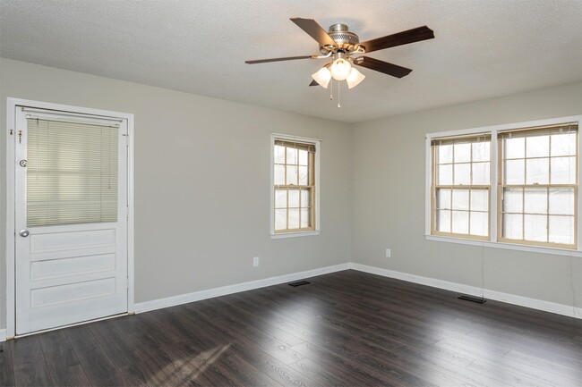 Building Photo - 332 Whitehall Dr