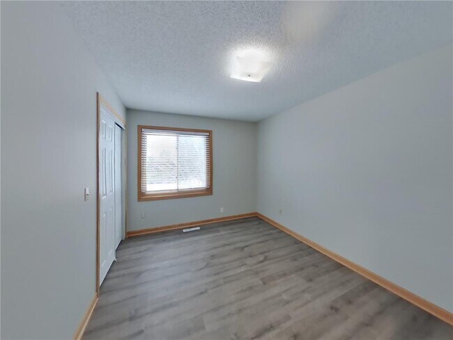 Building Photo - 4845 Orleans Ln N