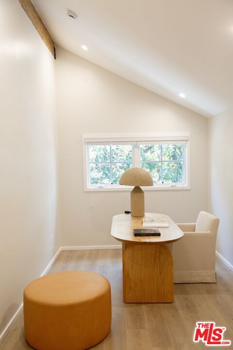 Building Photo - 1409 N De Longpre Ave