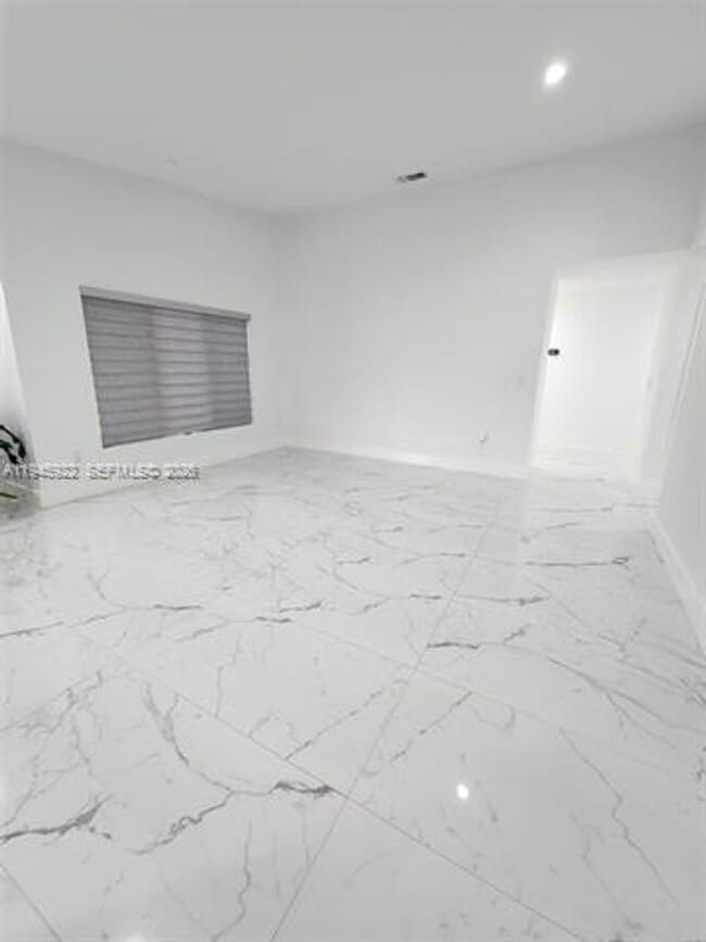 Building Photo - 15152 SW 63rd Ter