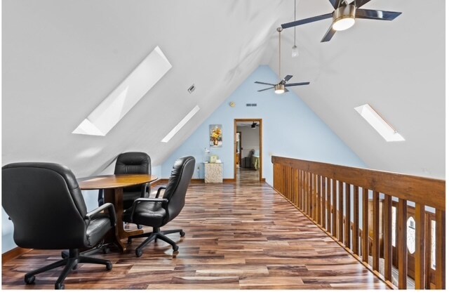 Building Photo - 2104 Las Flores Ln