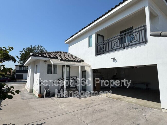 Building Photo - 1143 W 163rd St