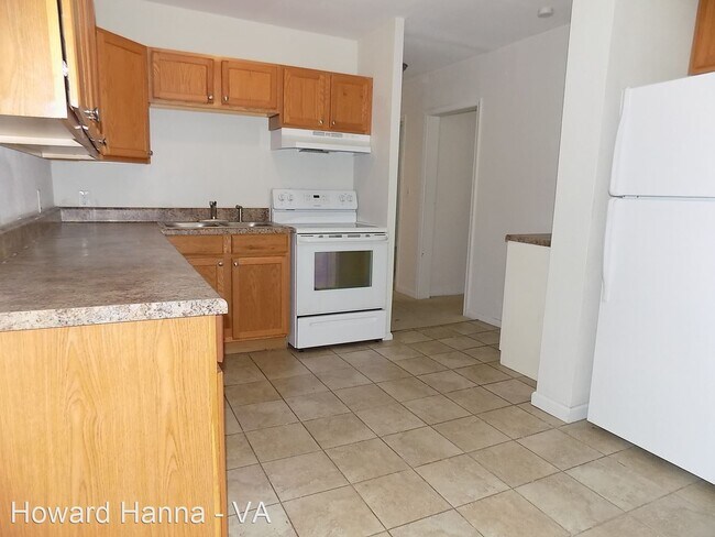 Building Photo - 2 br, 1 bath House - 28 Gilbert Street East