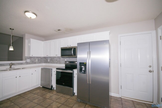 Building Photo - 109 Sandy Hollow Dr NW