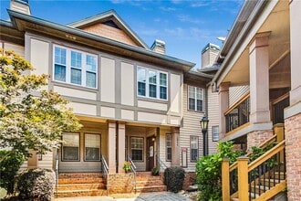 Building Photo - 1344 Stillwood Dr NE