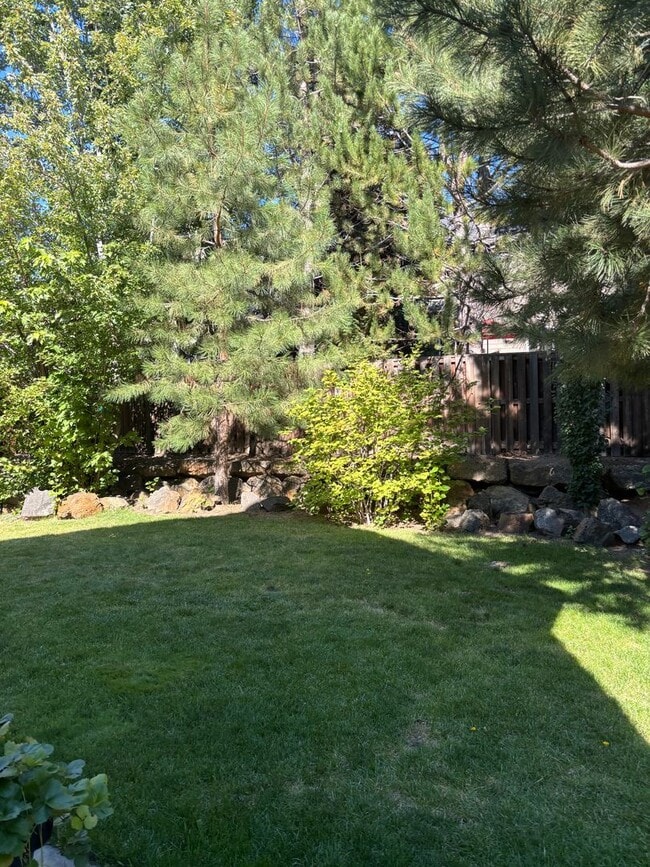 Building Photo - $1,000 off 1st Month's Rent!!! Gorgeous River Canyon Community Home!