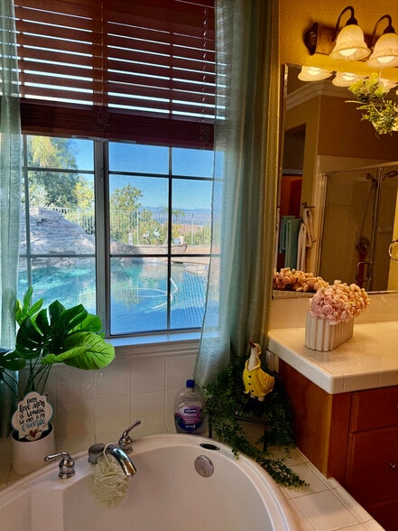 Building Photo - 1485 Clearview Cir