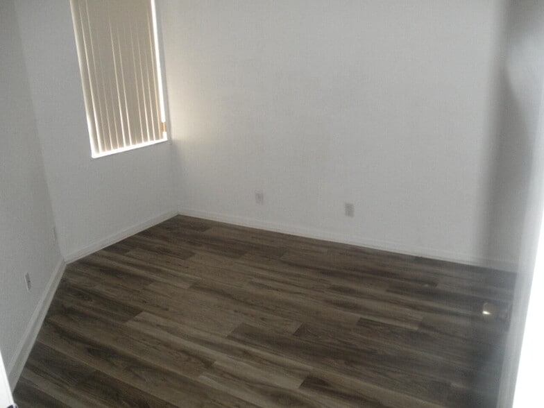 Building Photo - 798 Summit Lake Dr