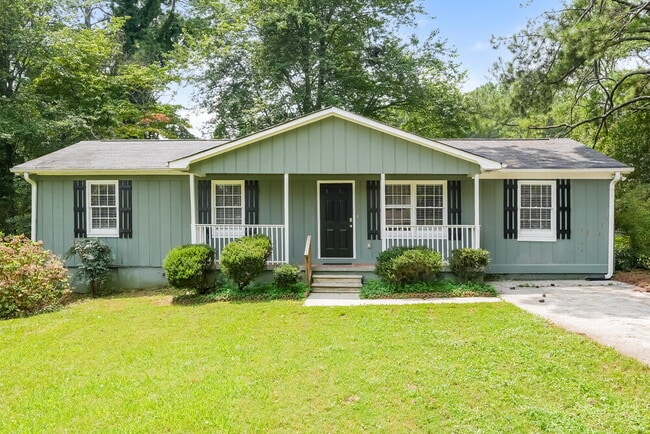 Building Photo - 583 Lakeridge Cir SE