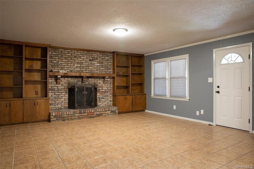 Building Photo - 826 Greg Dr