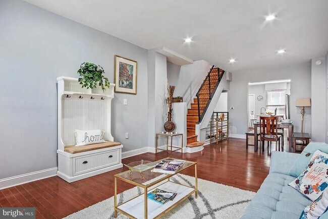 Primary Photo - 811 N Luzerne Ave