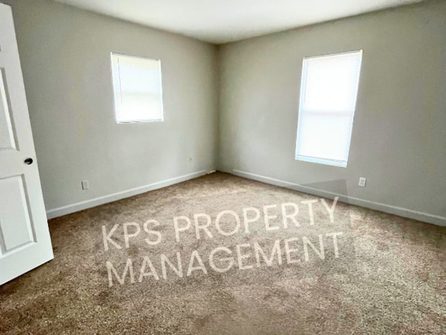 Building Photo - 665 S Kansas St