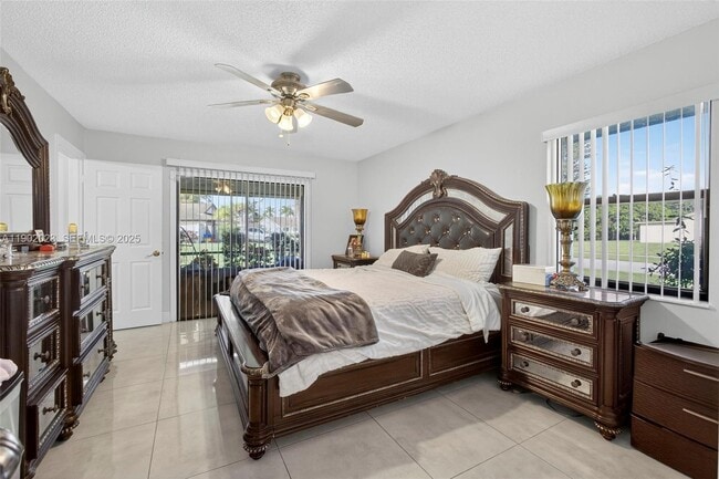 Building Photo - 100 Miramar Ave