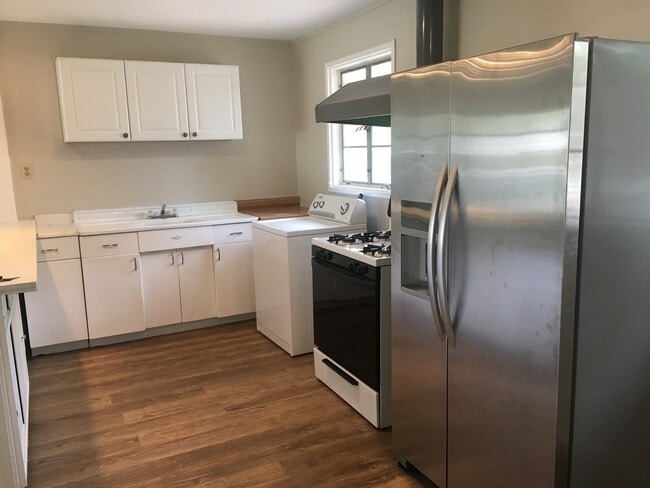 Building Photo - BUNGALOW CLOSE TO ZOLKER PARK