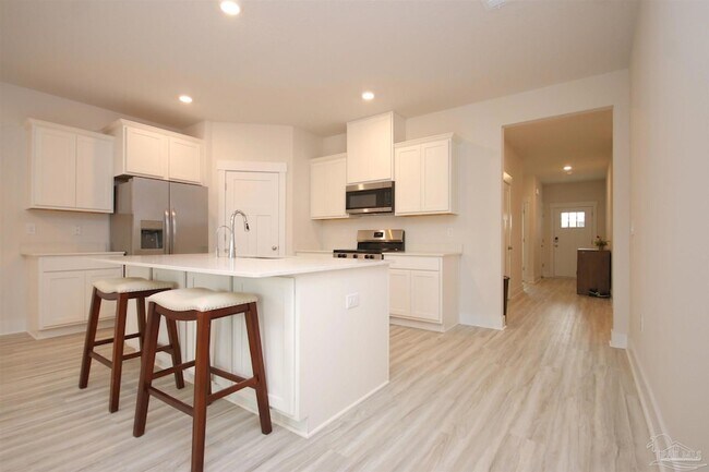 Building Photo - 5875 Sargassum Ln