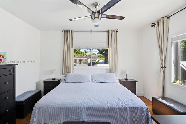 Building Photo - 104 SW 40th Ave