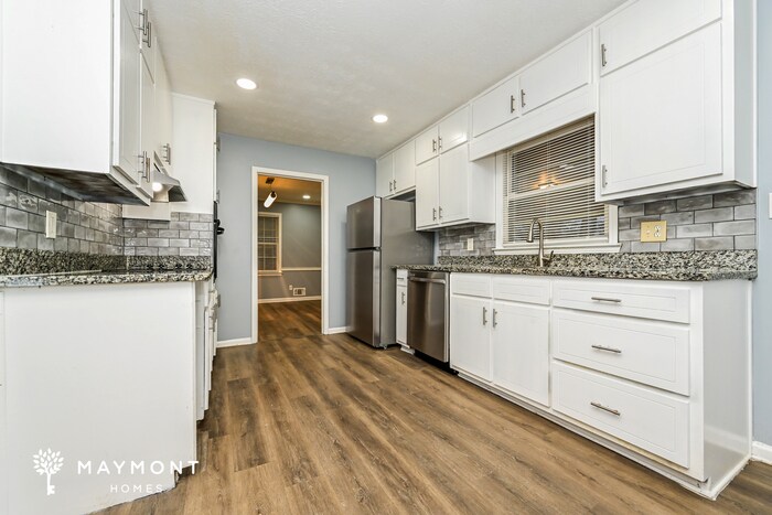 Building Photo - 2902 Barcelona Way