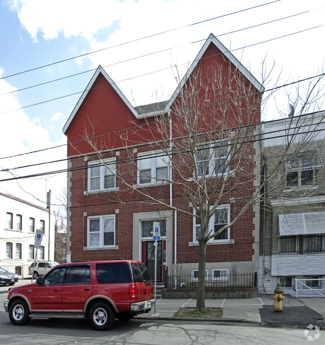 Building Photo - 287-289 Lake St