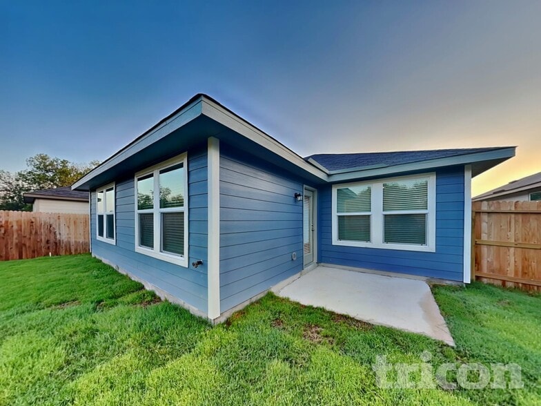 Building Photo - 6011 Noah Pl