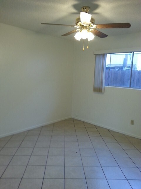Building Photo - La Mesa: SPACIOUS 2BR/1BA Unit with privat...