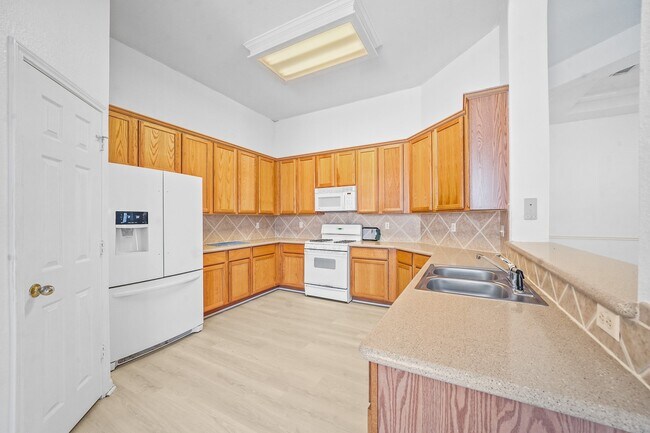 Building Photo - 4815 Plum Forest Rd
