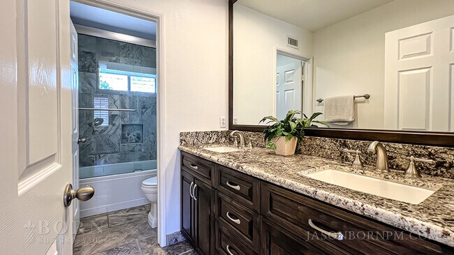Building Photo - 4007 Santa Tomas Pl