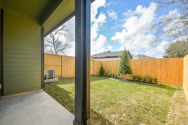 Building Photo - 4101 Victoria