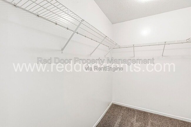 Building Photo - 127 Broadmoor Bend