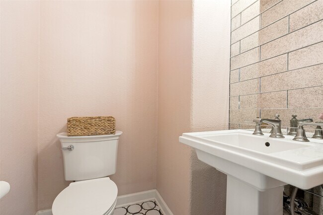 Building Photo - 6011 Shady Alcove Ct