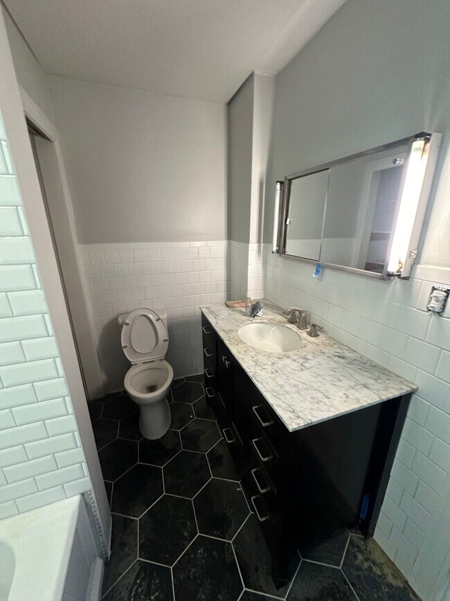 Building Photo - 26 W High St