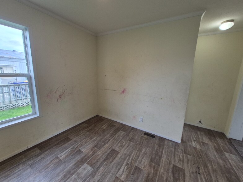Building Photo - 120 Golfview Ct