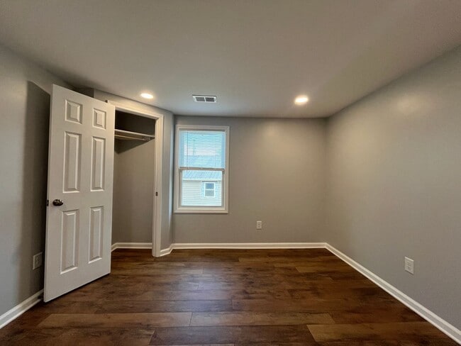 Building Photo - Brand New Renovated 2/1 in Easley!