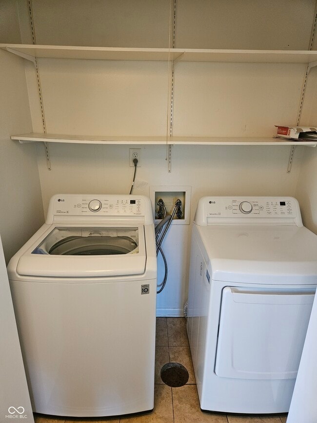 Building Photo - 3121 Shadow Brook Dr