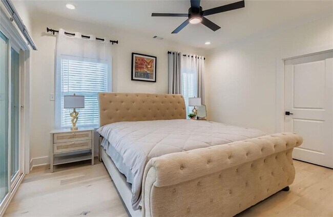 Building Photo - 854 Smith St SW