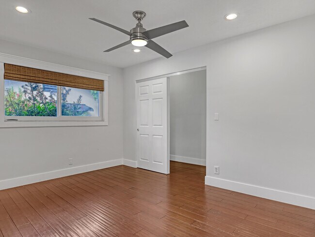 Building Photo - 1298 NW 4th St