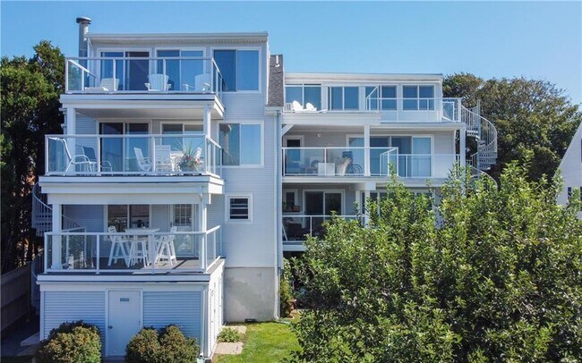 Building Photo - 249 Tuckerman Ave
