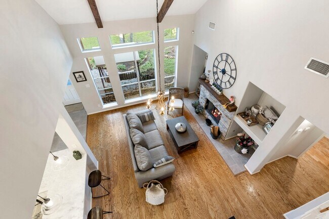 Building Photo - 51 Silver Bayou Ct