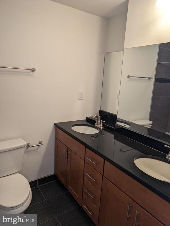 Building Photo - 1222 S Harmony St